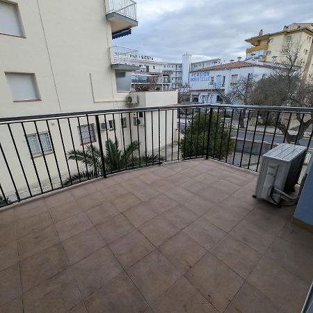 Apartamento En Roses, A 2 Minutos A Pie De Playa Exterior photo